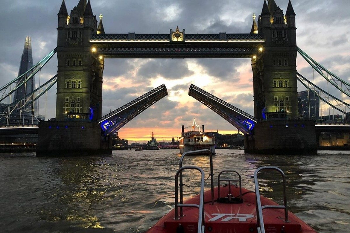 Thames Lates Adult Rocket Ride - Special Offer Driving Experience 1