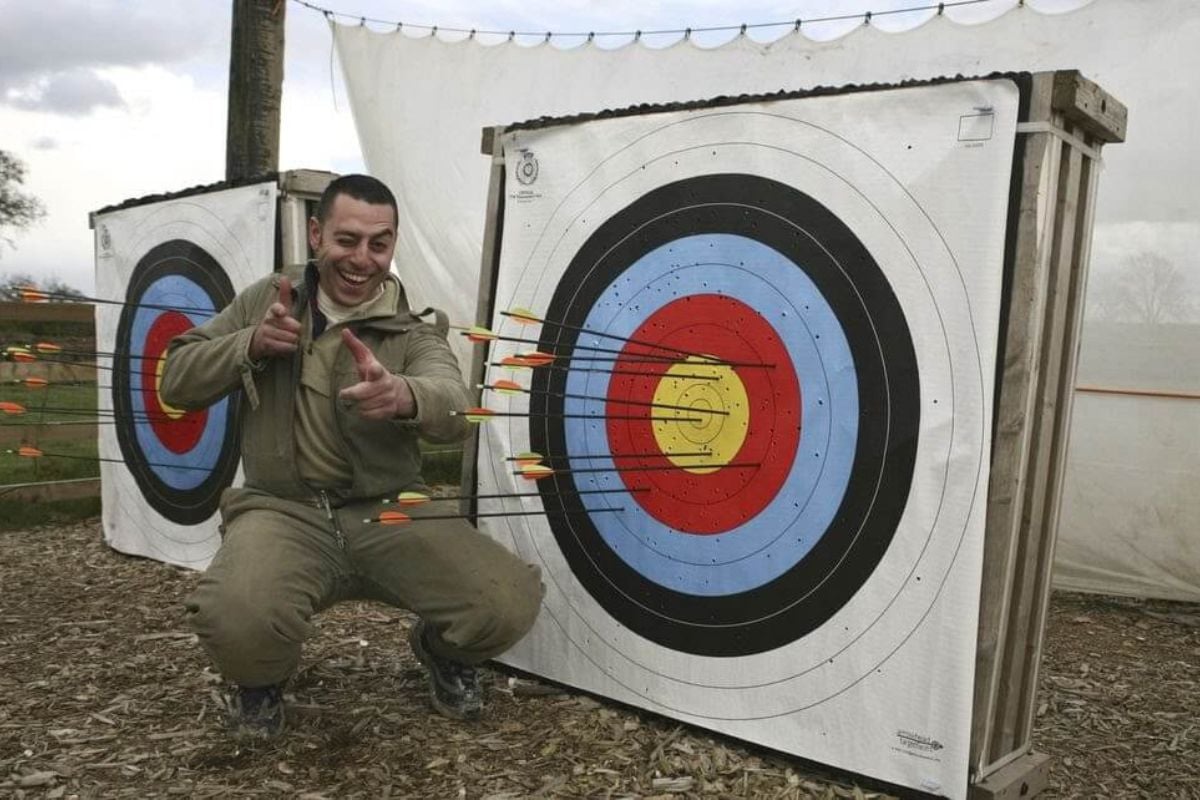 Traditional Lessons in Archery - Leicestershire Driving Experience 1