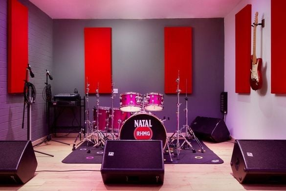 Two Hour Recording Studio Session in Blackpool Driving Experience 1