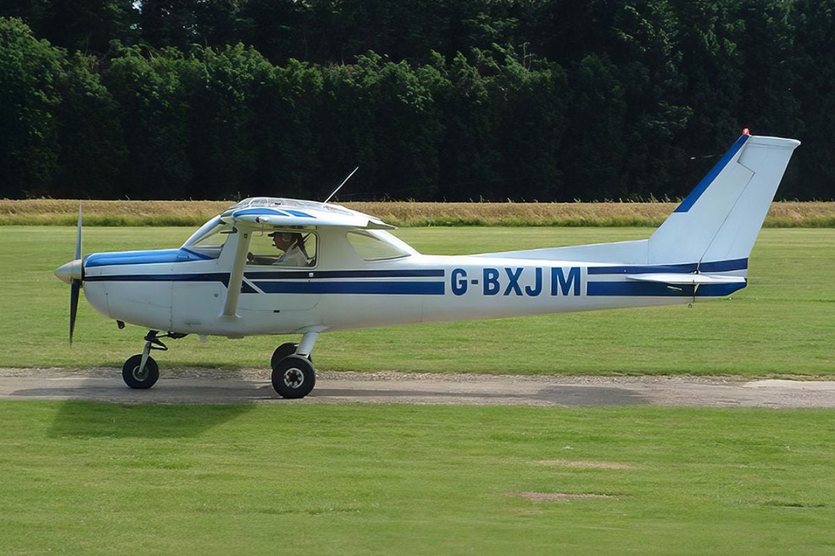 Two Seater 60 Minute Flying Lessons near Inverness Experience from Trackdays.co.uk