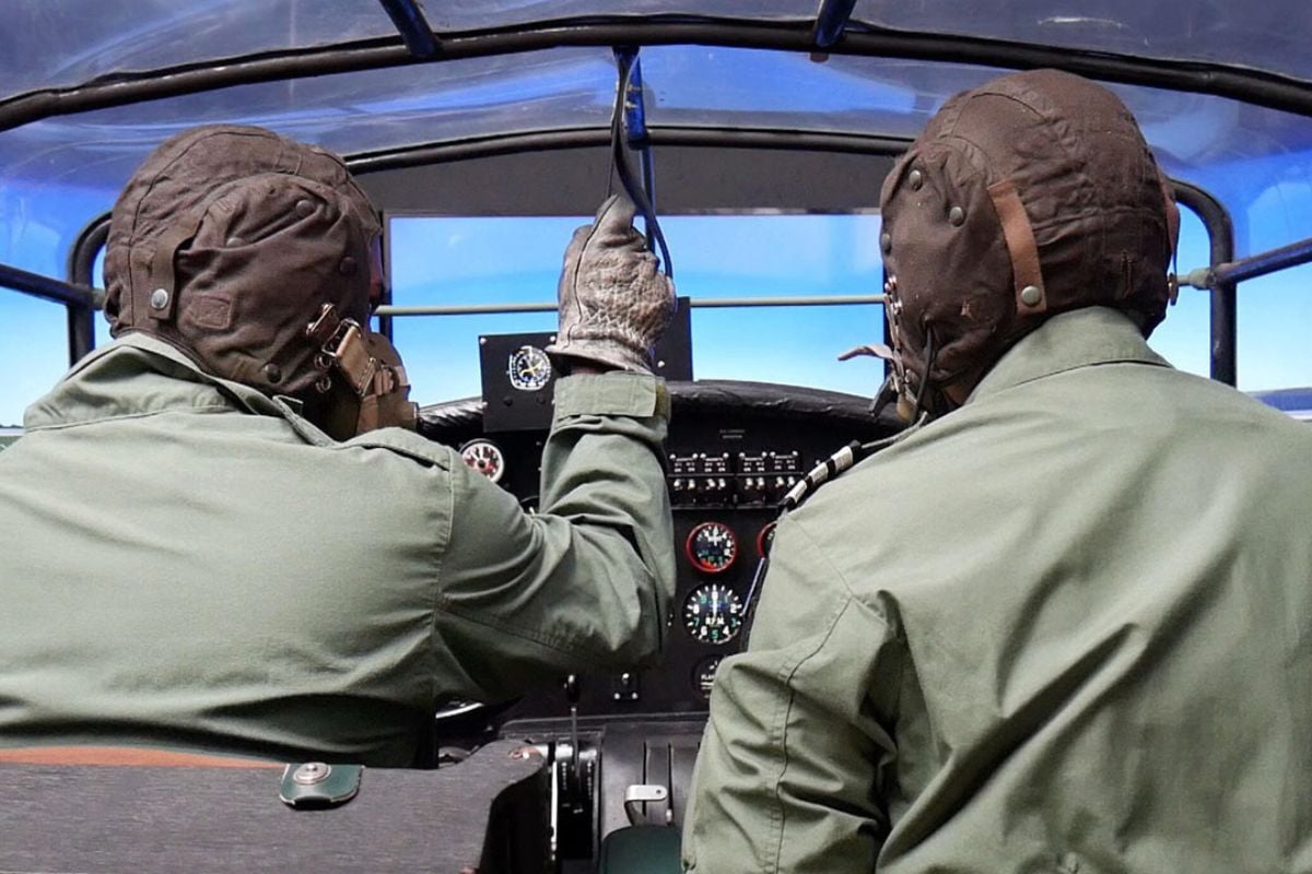 Ultimate Lancaster Bomber Flight Simulator Weekday Offer Experience from Trackdays.co.uk