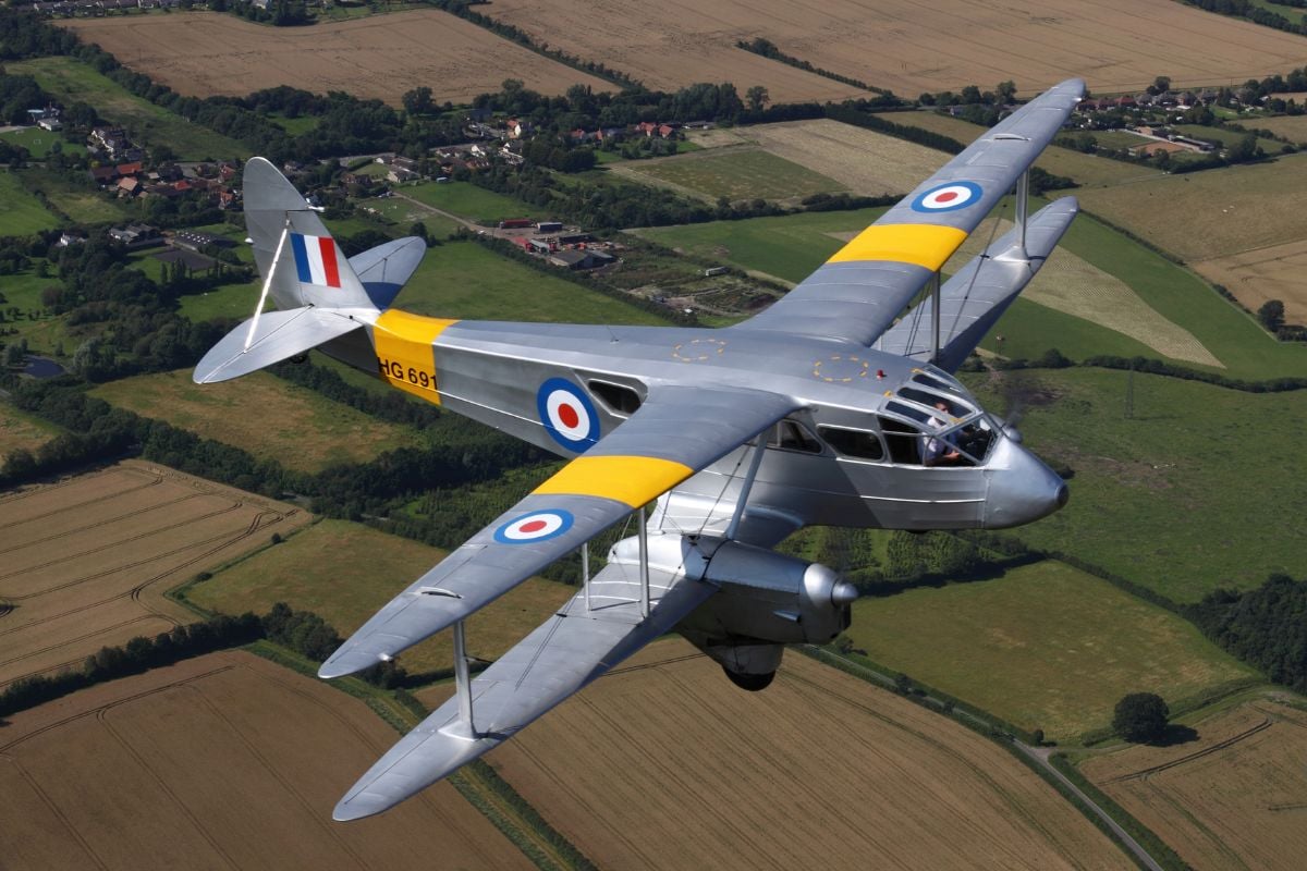 Vintage Flight over Cambridge for Two Driving Experience 1