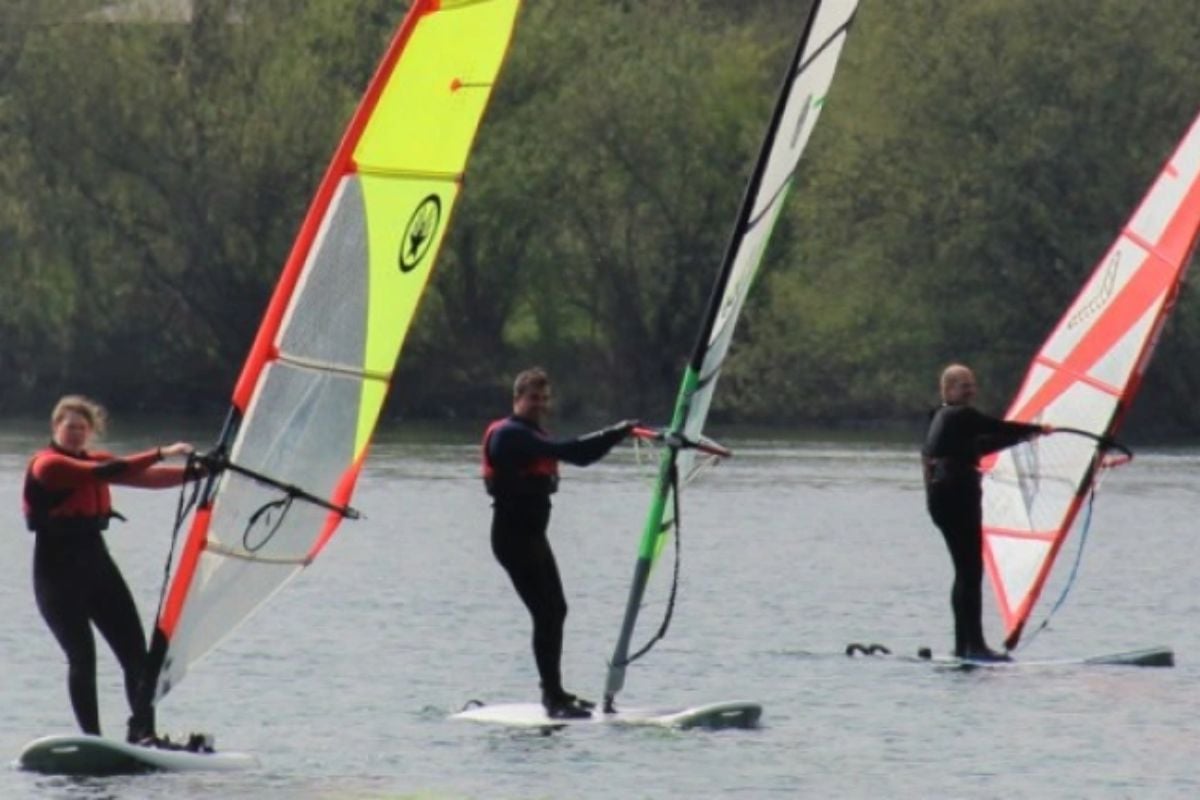 RYA Beginners Windsurfing Course In Berkshire Driving Experience 1