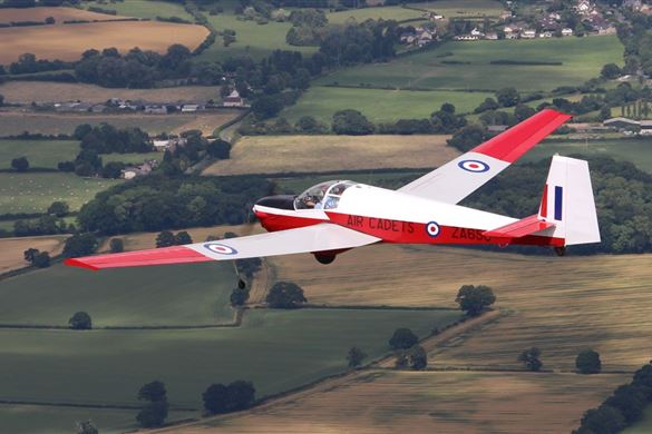 Take To The Skies In This 30 Minute Motor Glider Lesson In Swindon