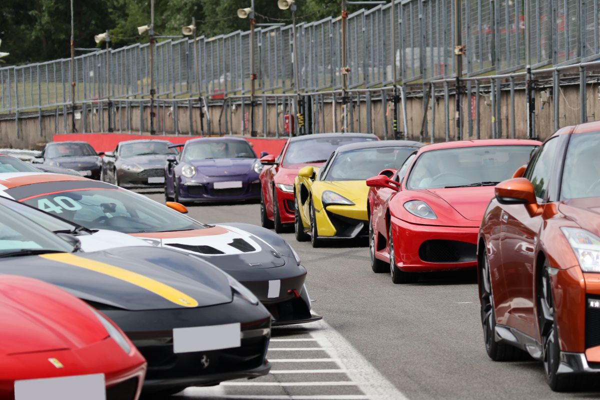premium-triple-supercar-blast-